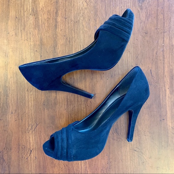 Kelly & Katie Black Open Toe Heels - Picture 4 of 7